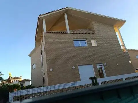 Chalet en El Zaudín-Club de Golf