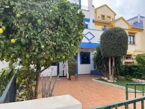 Casa adosada en Roda