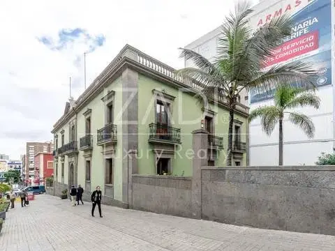 Edificio en Plaza San Bernardo