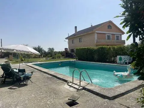 Chalet en Roales