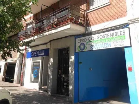 Local comercial en calle del Lago Constanza
