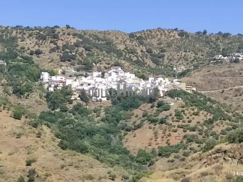 Terreno en Totalán