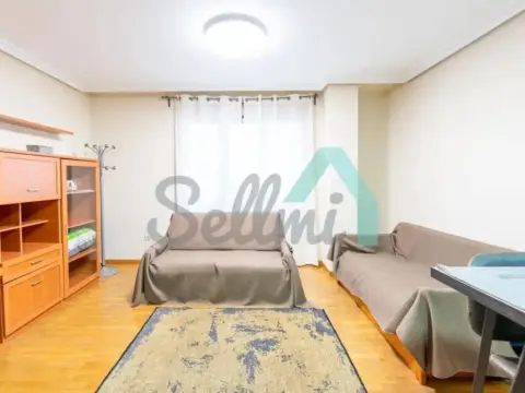 Piso en Pumarín-Teatinos