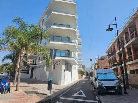 Garaje en calle de la República Argentina