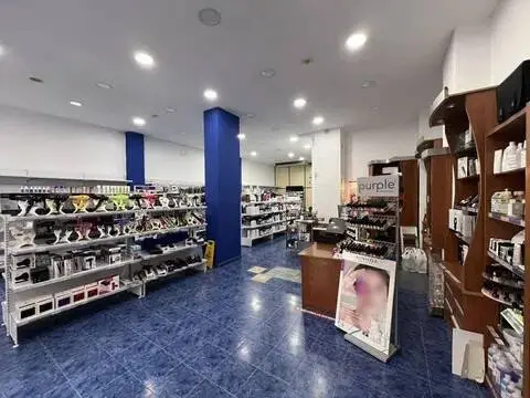 Local comercial en Huelin-La Princesa-Jardín de la Abadía