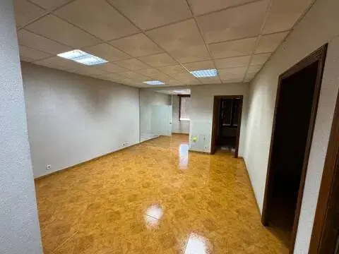 Oficina en Praza de Alameda