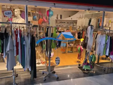 Local comercial en Avinguda de Just Marles