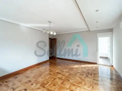 Piso en Tenderina-Mercadín-Fozaneldi
