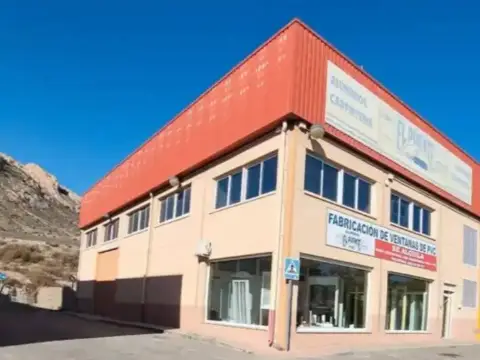 Nave industrial en Elda