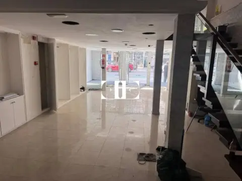 Local comercial en Praza España-Zona Corte Inglés