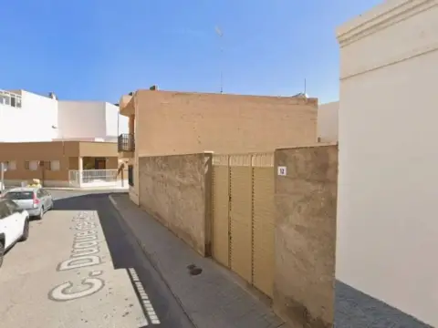 Terreno en calle del Duque de Alba