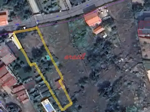 Terreno en San Cibrao Das Viñas (Capital)