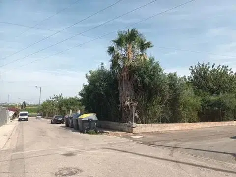 Terreno en calle Corbera