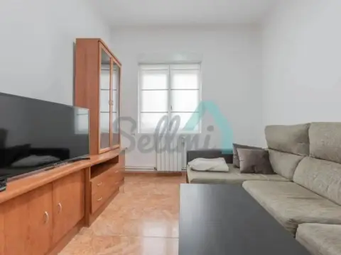 Piso en Tenderina-Mercadín-Fozaneldi