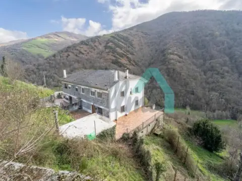 Chalet en Cangas del Narcea