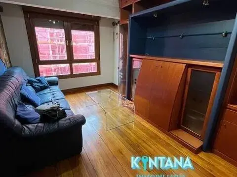 Piso en calle de la Autonomía