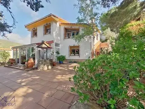 Chalet en Miraflores de la Sierra