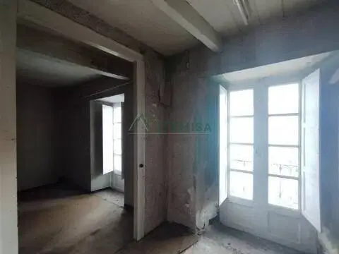 Edificio en Ferrol Vello-Puerto