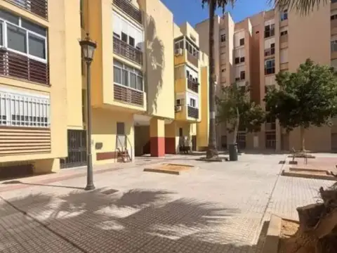 Piso en calle Plaza de Las Salinas, 3