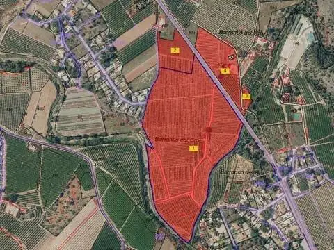 Terreno en calle Plaza Poligono 28, 422