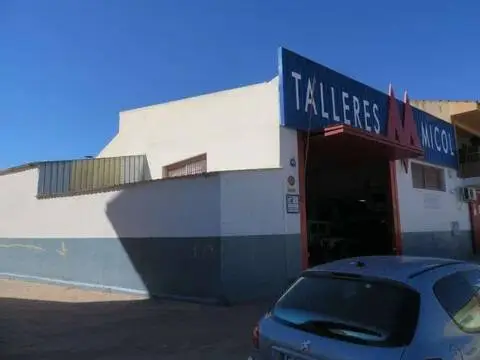 Nave industrial en Avenida de los Maestros
