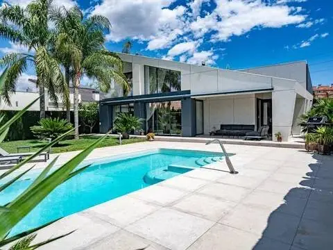 Departamento en venta con baja de precio en Mas Camarena