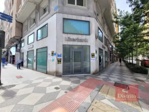 Local comercial en Centro-Ayuntamiento
