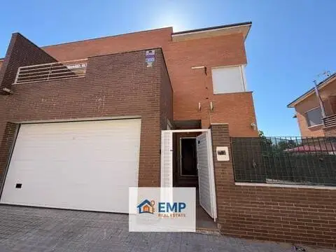 Casa en Camarena