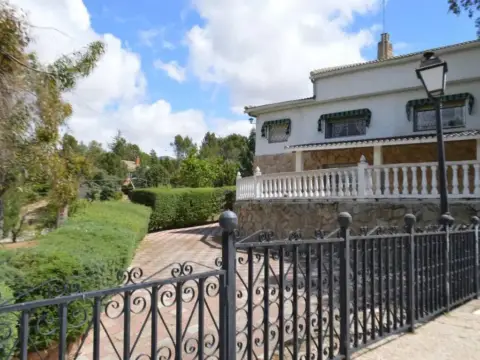 Chalet en Avenida del Valle