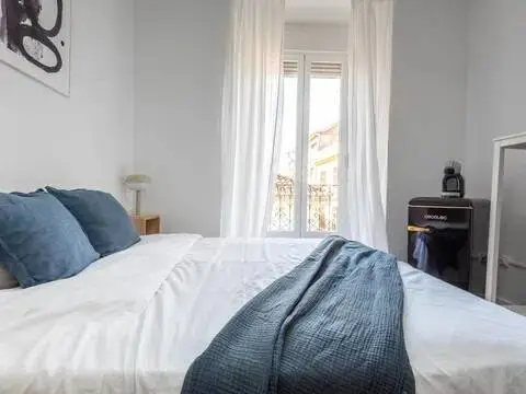 Habitación en calle de la Redondilla