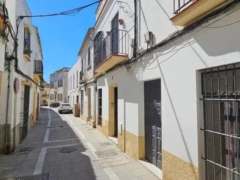 Casa adosada en calle Santa Clara