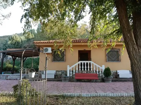 Chalet en Illana