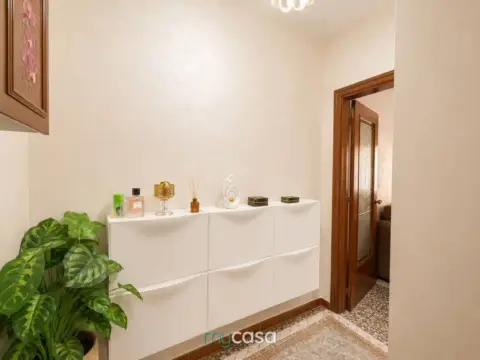Piso en Llefià-Artigues