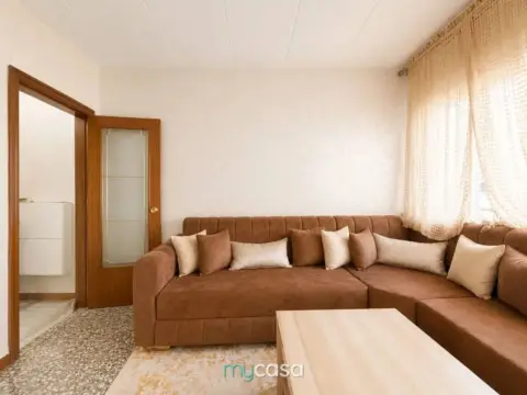 Piso en Llefià-Artigues