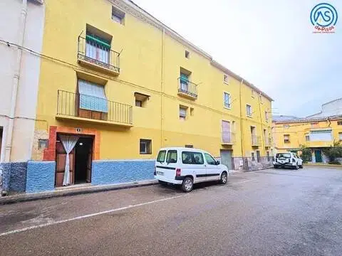 Casa rústica en calle Juan Gravalos