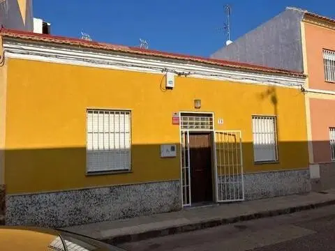 Casa adosada en Barrio Peral-San Félix