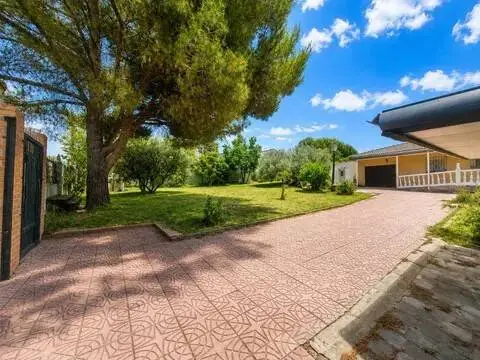 Chalet en Valdeavero