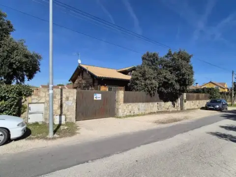 Chalet en calle Ronda Hispano-Americana