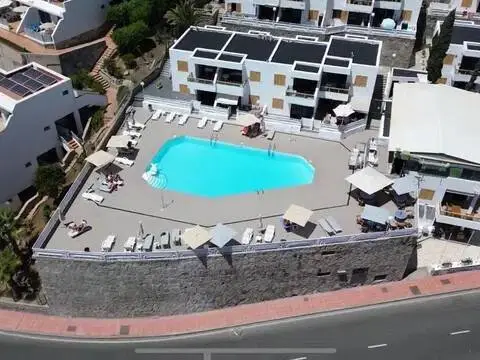 Piso en Avenida de la Cornisa