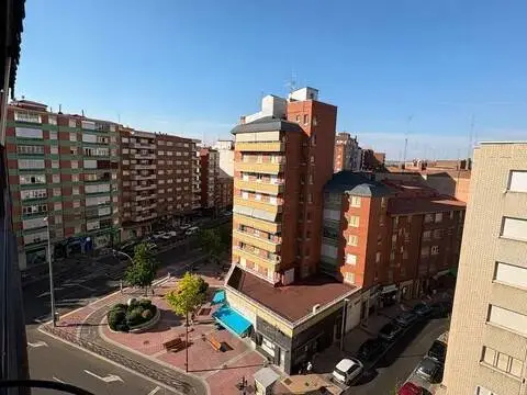 Piso en calle Real de Burgos