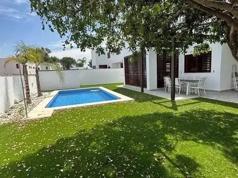 Chalet en Entrenúcleos