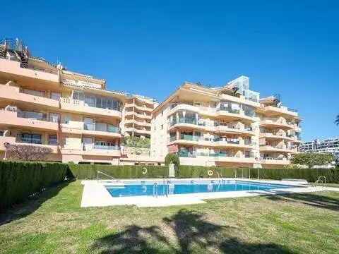 Piso en Urbanización Calahonda-Golf-Riviera del Sol-Miraflores