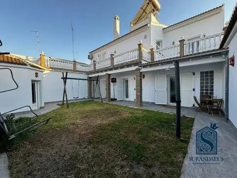 Chalet en Camino de los Llanos in Almonte · Almonte