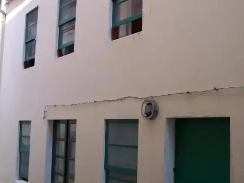Casa rústica en calle de Santos