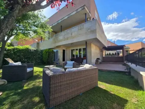 Chalet en San Adrián-La Cava-El Arco