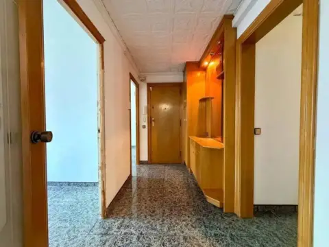 Piso en Singuerlín-Les Oliveres-Can Franquesa-Guinardera