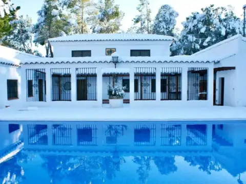 Chalet en Urbanización Pinares del Júcar