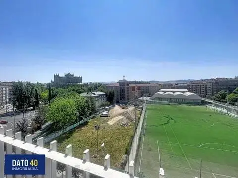 Piso en calle de la Madre Vedruna
