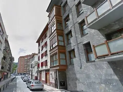 Piso en calle de Zarugalde