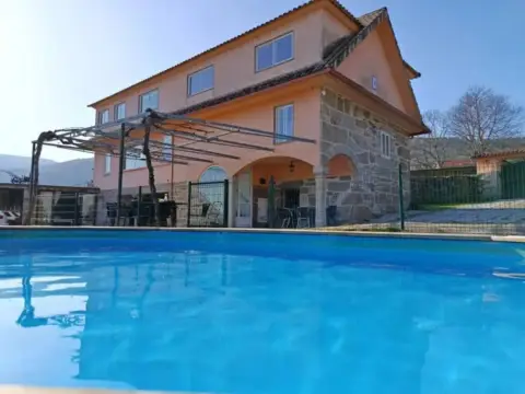 Chalet en A Cañiza